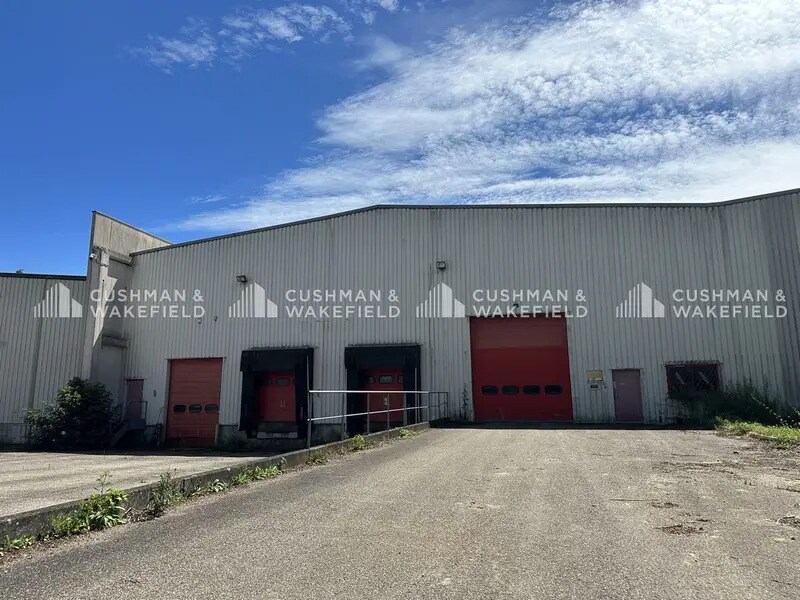 Industrial in Geispolsheim for lease Building Photo- Image 1 of 11