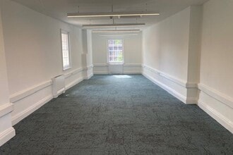 51 Eton Sq, Windsor à louer Photo intérieure- Image 2 de 5