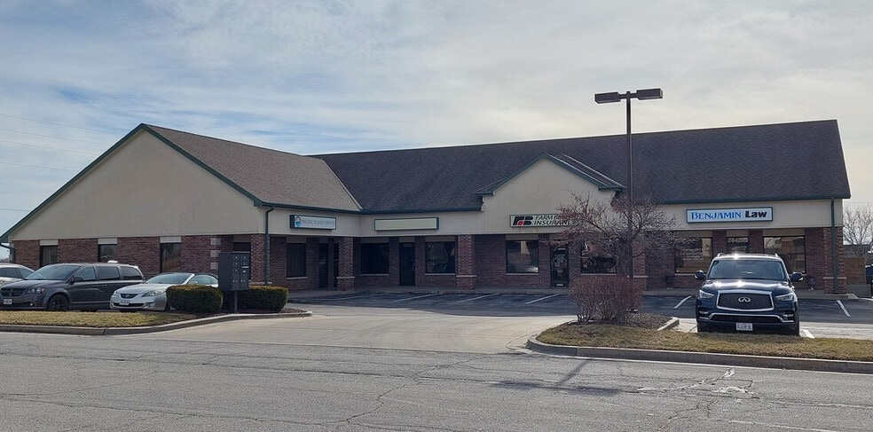 8427-8437 Clint Dr, Belton, MO for lease - Building Photo - Image 1 of 23