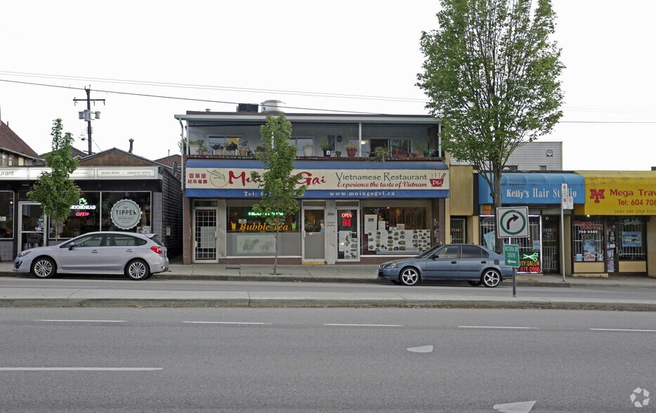 2052-2056 Kingsway, Vancouver, BC à vendre - Photo du bâtiment - Image 2 de 4