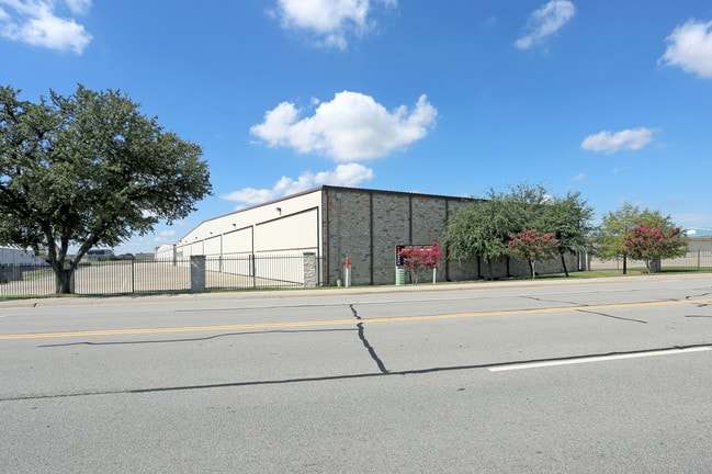 Plus de détails pour 15809 Addison Rd, Addison, TX - Spécialité à vendre