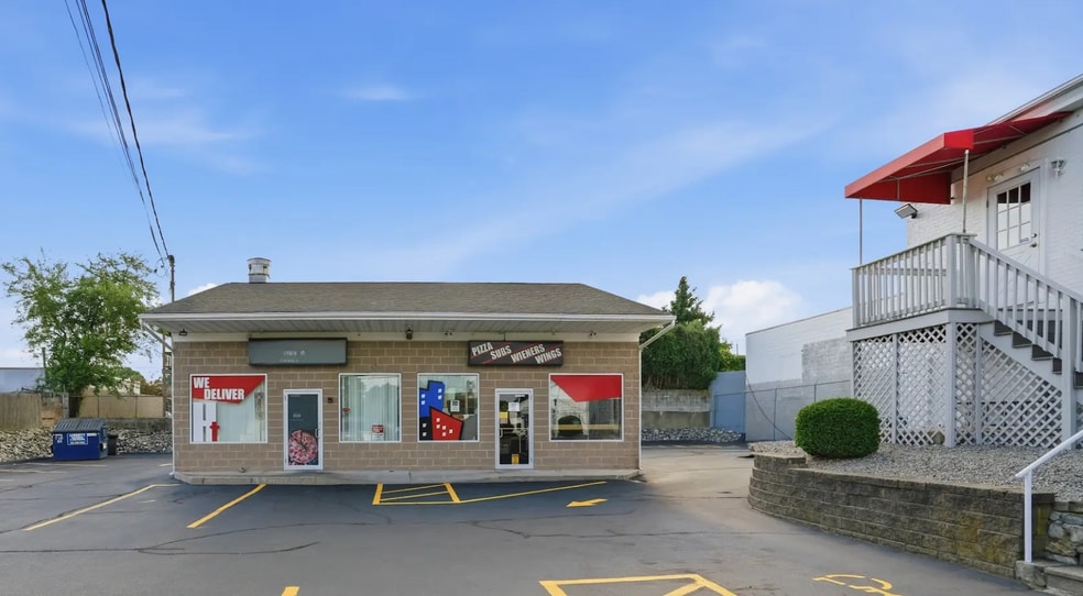 620 Killingly St, Johnston, RI for sale - Building Photo - Image 1 of 16