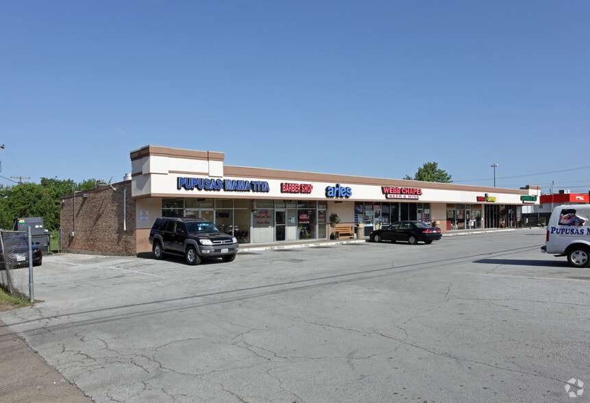 1000-1012 Webb Chapel Rd, Carrollton, TX for lease - Building Photo - Image 2 of 5