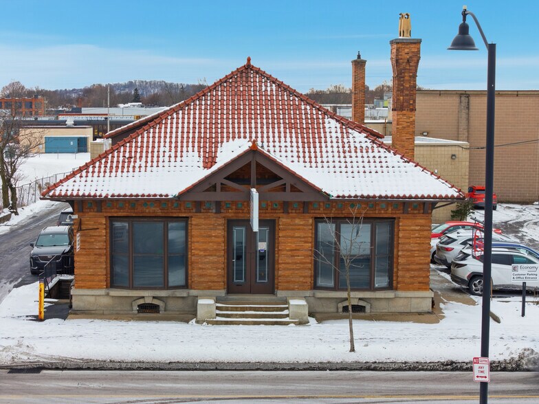 1175 E Main St, Rochester, NY à vendre - Photo du bâtiment - Image 3 de 34