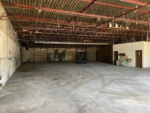 5851-5885 Wolf Creek Pike, Dayton, OH for lease Interior Photo- Image 2 of 4
