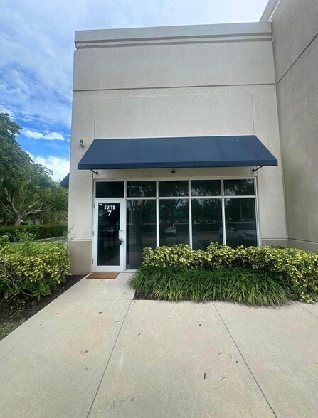 2400 W Sample Rd, Pompano Beach, FL for sale - Building Photo - Image 3 of 162