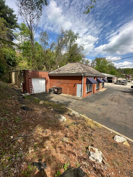 640 Long Rd, Pittsburgh, PA for sale - Building Photo - Image 2 of 24