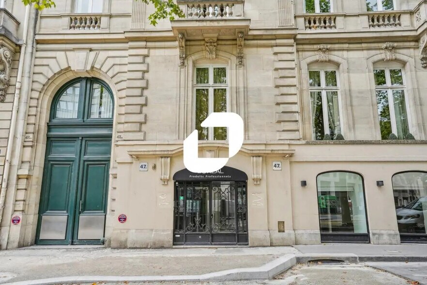 Flex dans Paris à louer - Photo du bâtiment - Image 2 de 16