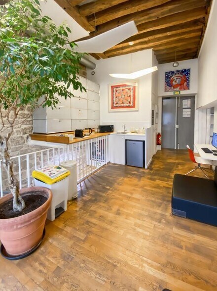 45 Rue D'Aboukir, Paris for lease - Building Photo - Image 1 of 8