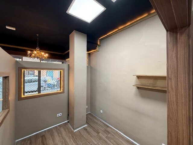 Madrid, MAD 28009 - Unit DR - - Interior Photo - Image 2 of 4