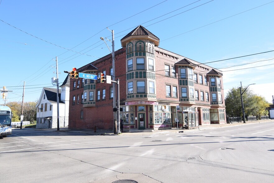 3501 E 93rd St, Cleveland, OH à vendre - Photo du bâtiment - Image 2 de 17