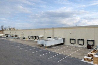 7905 Cochran Rd, Solon, OH for lease Building Photo- Image 2 of 4