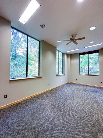 8100 Ohio River Blvd, Emsworth, PA à louer - Photo du bâtiment - Image 2 de 46