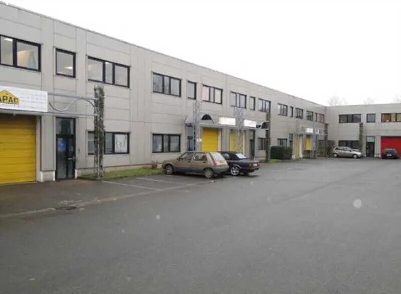 11 Rue Gustave Madiot, Bondoufle à louer - Photo du bâtiment - Image 3 de 8