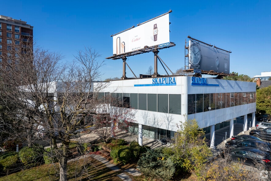 500 Sheppard Ave E, Toronto, ON for lease - Building Photo - Image 2 of 5