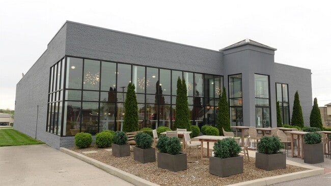 Plus de détails pour 7373 Market St, Boardman, OH - Commerce de détail à vendre