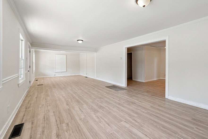 401 SW Cleveland Ave, Atlanta, GA for sale - Building Photo - Image 3 of 35