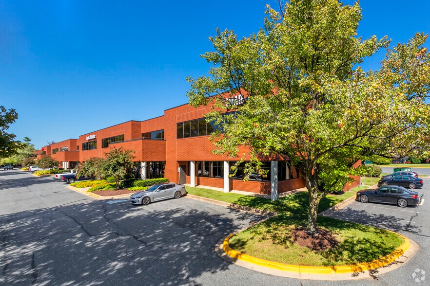 15870-15892 Gaither Dr, Gaithersburg, MD à louer - Photo du bâtiment - Image 2 de 6