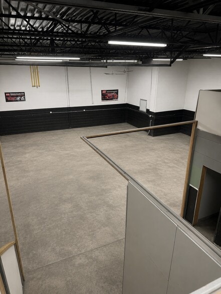 91 Moffitt Blvd, Bay Shore, NY for lease - Building Photo - Image 3 of 5
