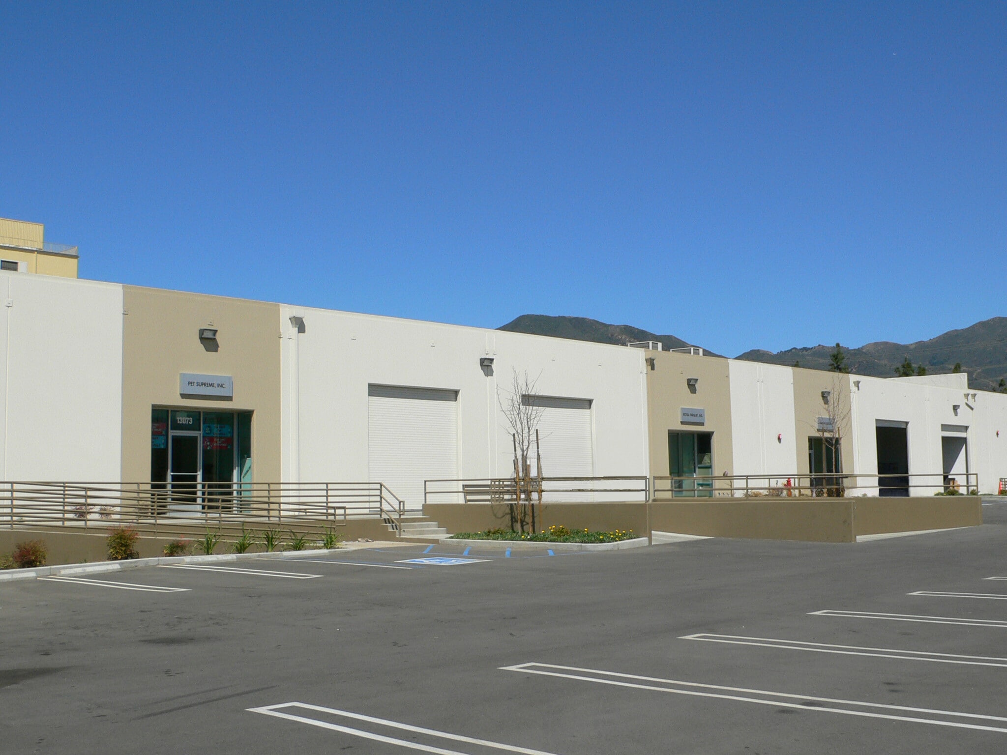 13073 Bradley Ave, Sylmar, CA for lease Primary Photo- Image 1 of 7