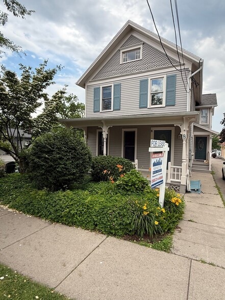 8 N Main St, Pittsford, NY for lease - Building Photo - Image 1 of 19