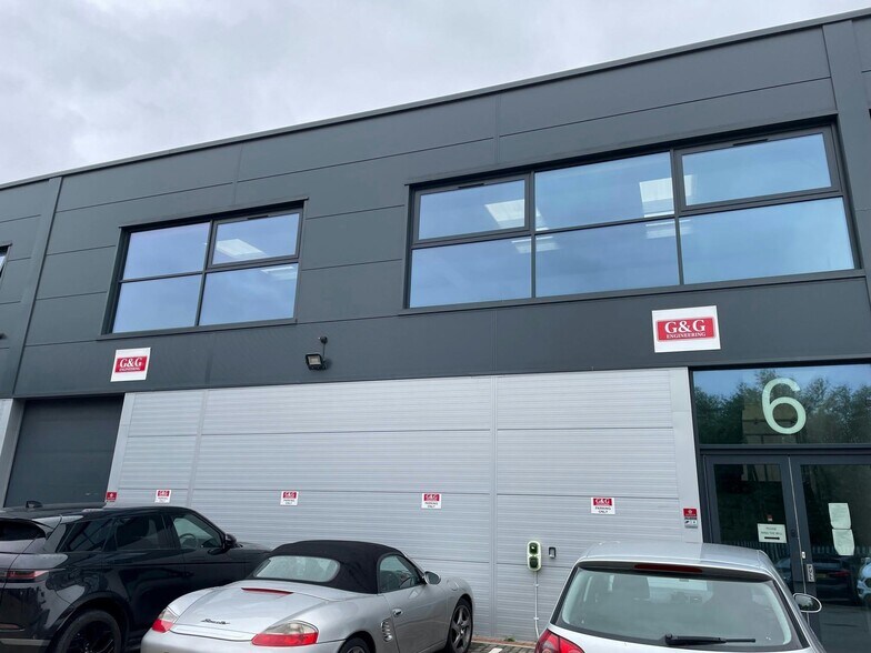 Ford Rd, Chertsey à louer - Photo du bâtiment - Image 2 de 6