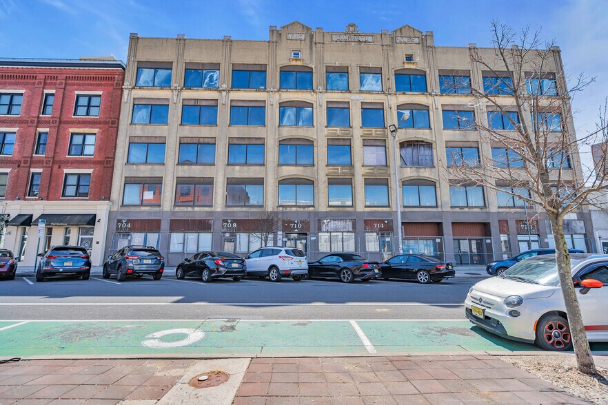 704-720 Mattison Ave, Asbury Park, NJ à vendre - Photo du bâtiment - Image 1 de 11