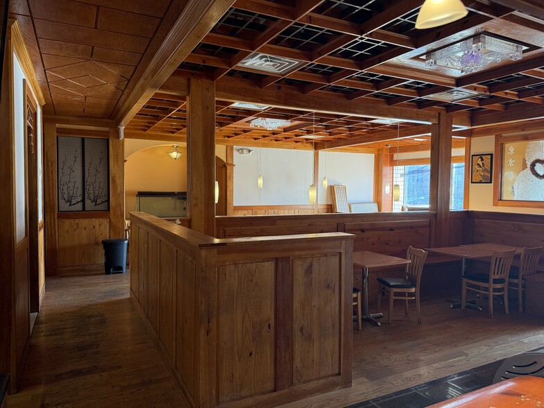 844-846 Farmington Ave, West Hartford, CT for lease - Building Photo - Image 3 of 8