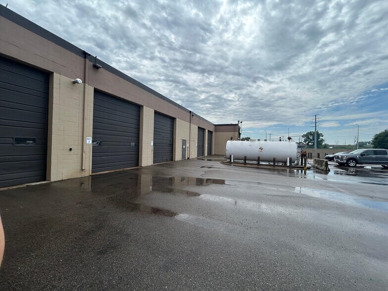 570 Hardman Ave S, South Saint Paul, MN à vendre - Photo du bâtiment - Image 3 de 9