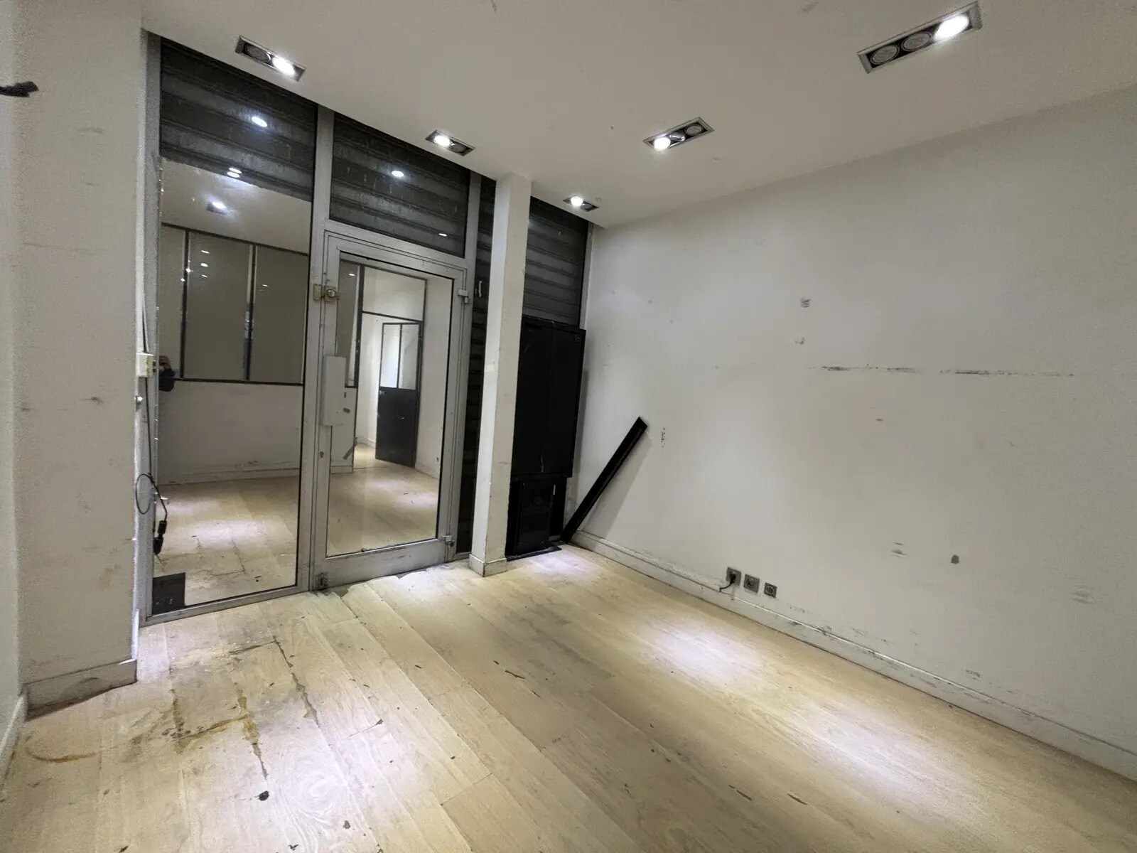 3 Avenue Parmentier, Paris for lease Interior Photo- Image 1 of 15