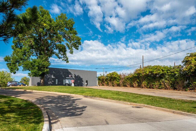 Plus de détails pour 747 Sheridan Blvd, Lakewood, CO - Local d'activités à louer
