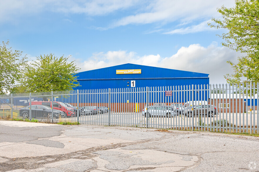 Gamston Airfield, Retford for lease - Building Photo - Image 3 of 5