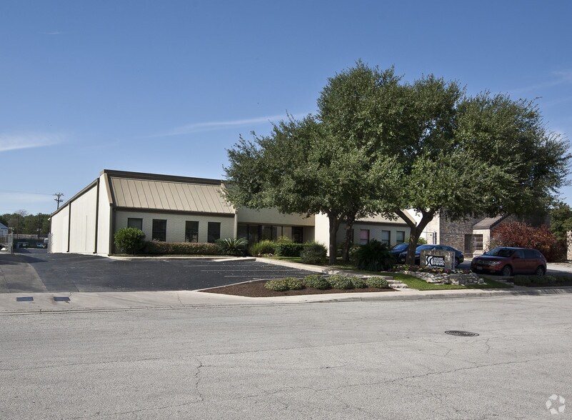 16103 University Oak, San Antonio, TX à louer - Photo du bâtiment - Image 3 de 4