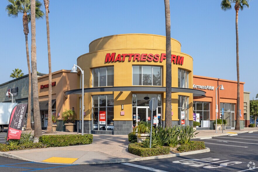 11401-11489 South St, Cerritos, CA à louer - Photo du bâtiment - Image 2 de 9