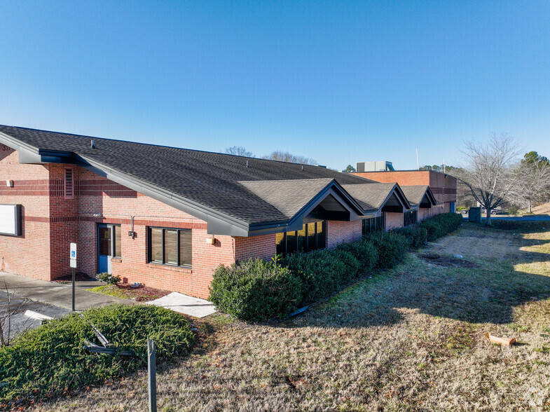 357 N Generals Blvd, Lincolnton, NC for lease - Building Photo - Image 3 of 12