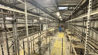 Plus de détails pour 2 Rue Des Osiers, Coignieres - Local d'activités à louer