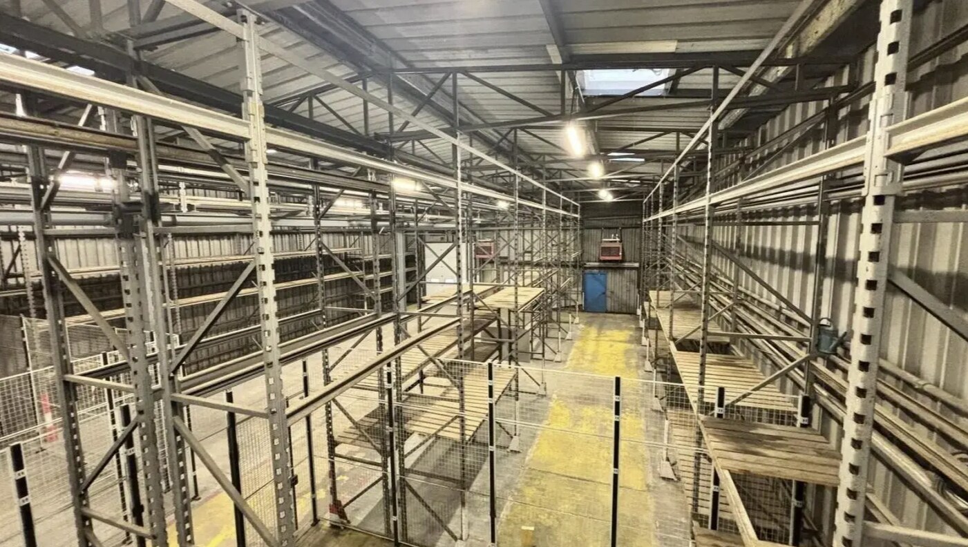 2 Rue Des Osiers, Coignieres for lease Interior Photo- Image 1 of 8