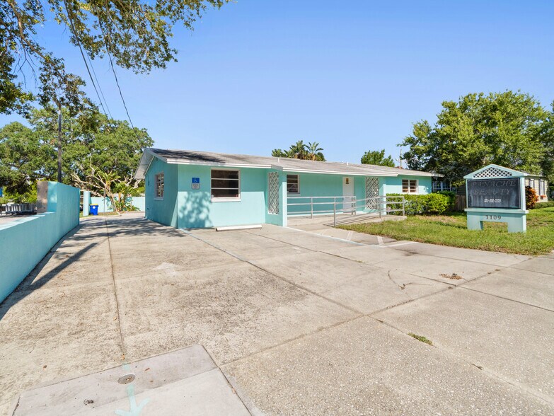 1109 Seminole Dr, Rockledge, FL à louer - Photo du bâtiment - Image 1 de 5