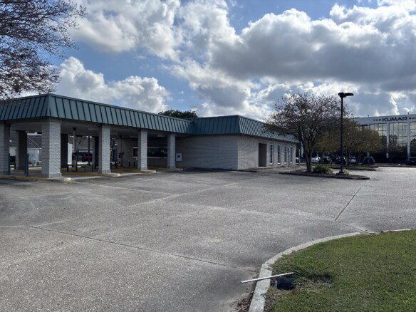 2927 S Sherwood Forest Blvd, Baton Rouge, LA à vendre - Photo du bâtiment - Image 3 de 6