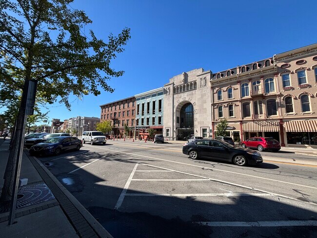 Plus de détails pour 12 S Market St, Troy, OH - Bureau/Commerce de détail à louer