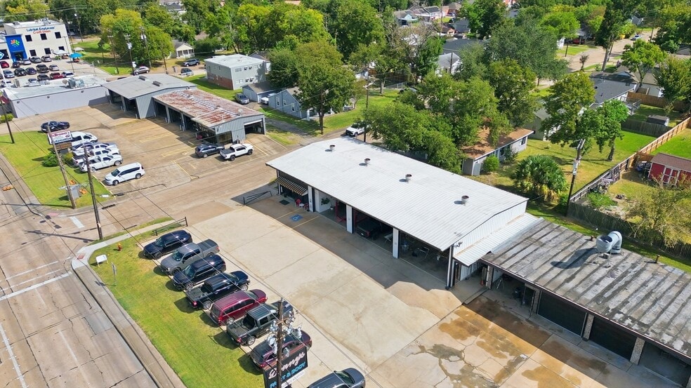 413 Center St, Deer Park, TX for lease - Primary Photo - Image 1 of 10