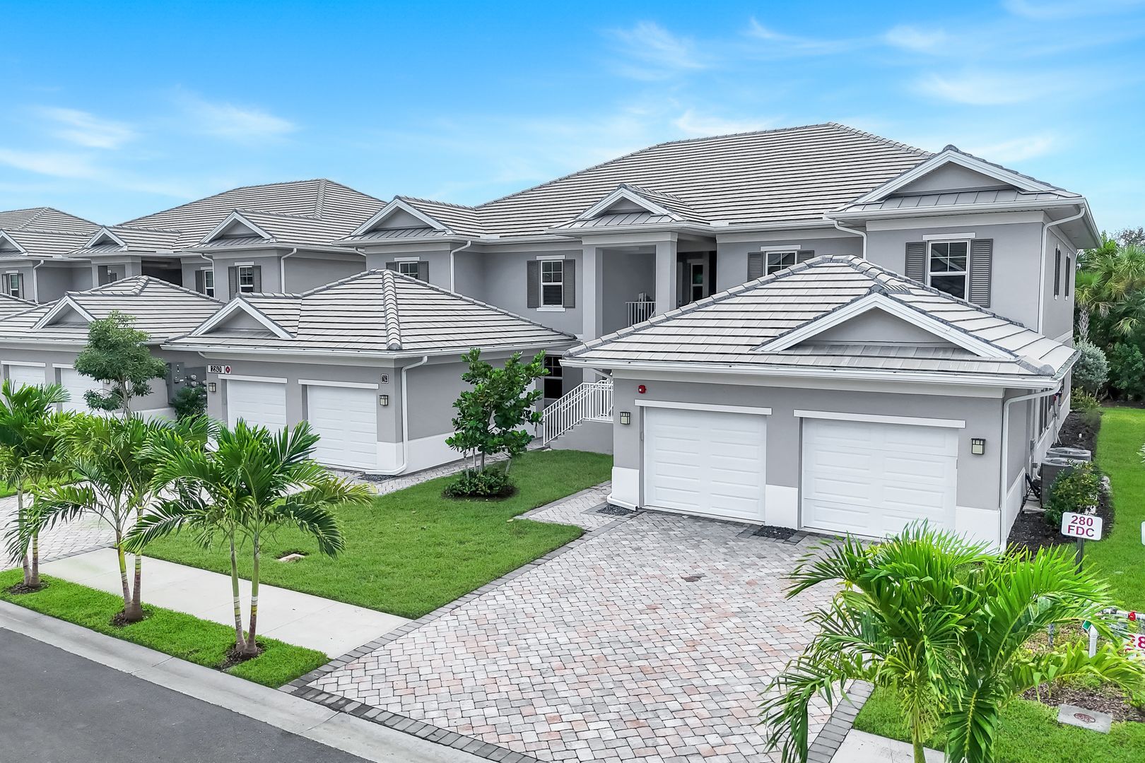 280 Indies Dr E, Naples, FL for sale Primary Photo- Image 1 of 39