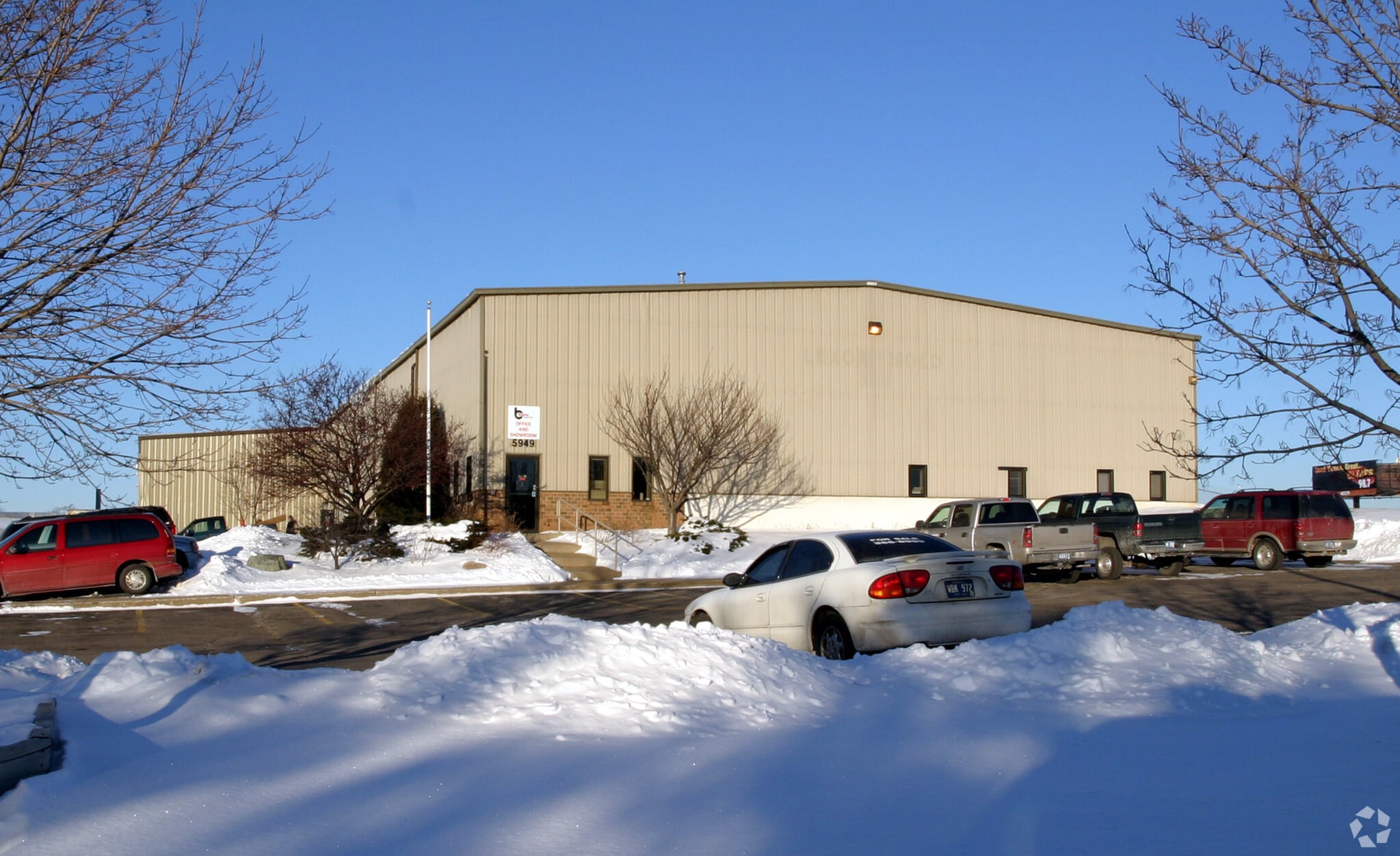 5949 Clay Ave SW, Grand Rapids, MI for lease Primary Photo- Image 1 of 4