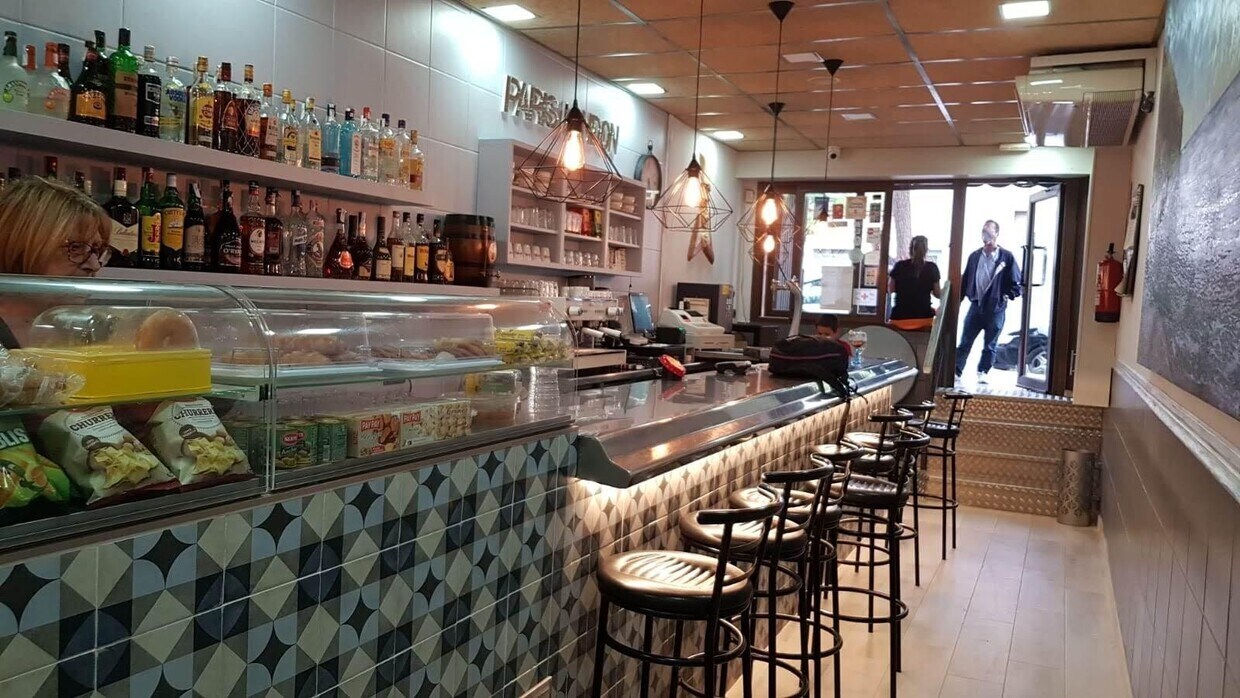 Retail in Barcelona, Barcelona for lease Interior Photo- Image 1 of 17