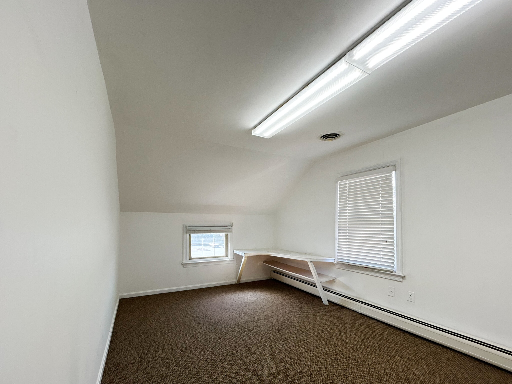 13-15 E Deer Park Dr, Gaithersburg, MD à louer Photo intérieure- Image 1 de 10