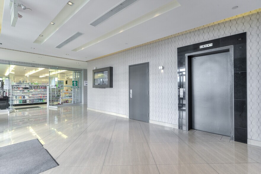 4480 Ch de la Côte-de-Liesse, Mt Royal, QC à louer - Photo intérieure - Image 2 de 4