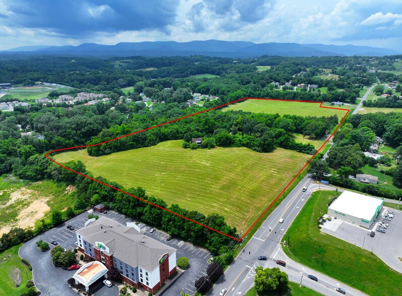 163 Hillvale Rd, Clinton, TN à vendre - Photo du bâtiment - Image 2 de 3