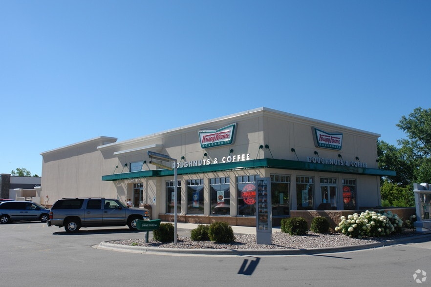 The Shoppes at the Village portfolio of 4 properties for sale on LoopNet.ca - Primary Photo - Image 3 of 3