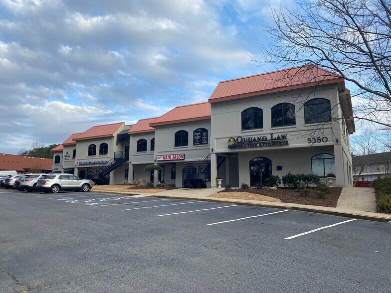5380 Peachtree Industrial Blvd, Norcross, GA à louer - Photo du bâtiment - Image 2 de 6