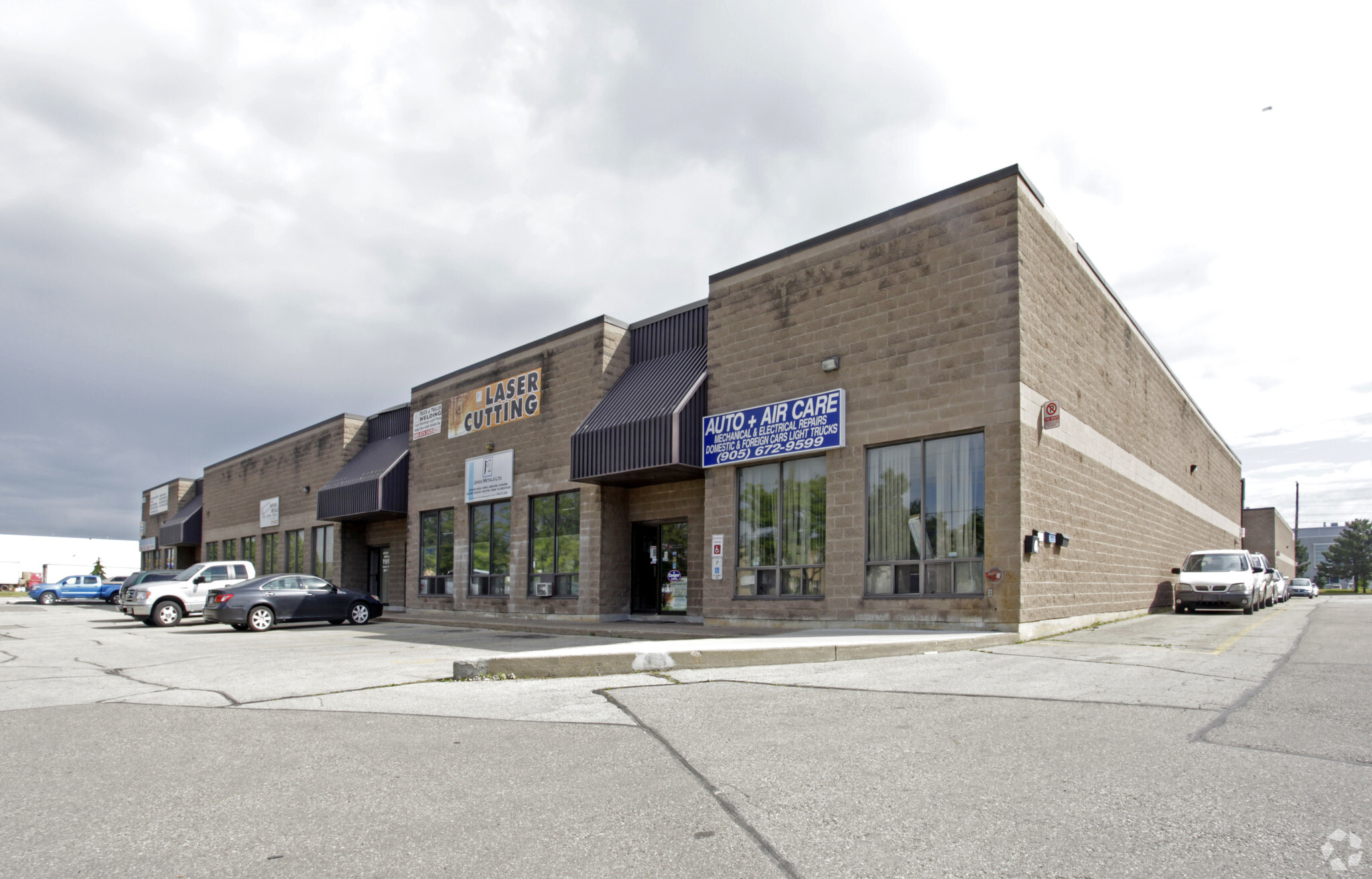 7195 Tranmere Dr, Mississauga, ON for lease Primary Photo- Image 1 of 7